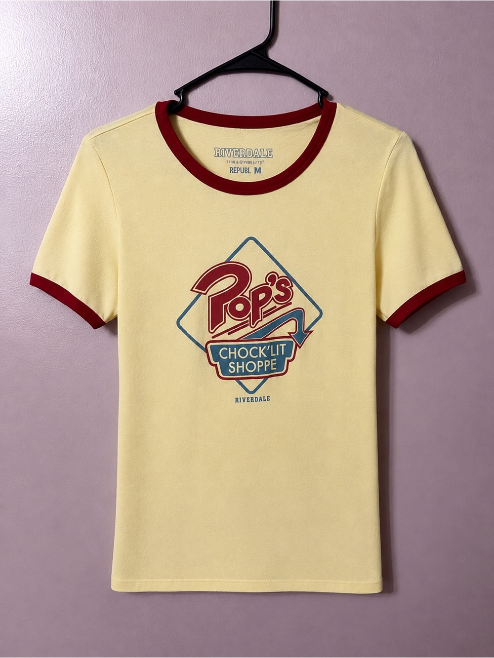 Riverdale Pop’s Chock’lit Shoppe Ringer Tee Medium